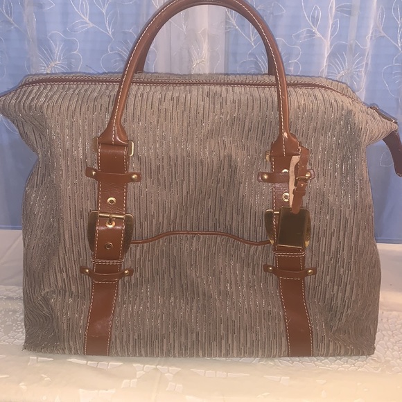 Adrienne Vittadini Large Duffle Travel bag - Picture 9 of 17